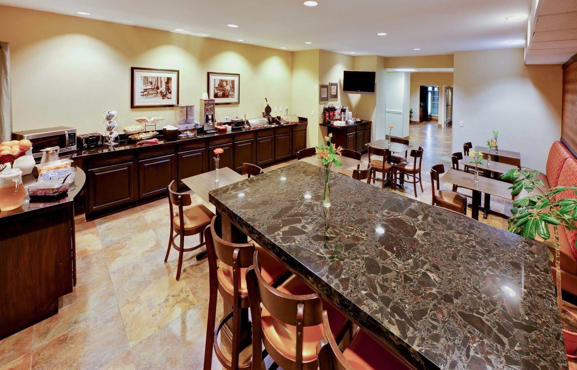 Mainstay Suites Addison-Dallas Экстерьер фото